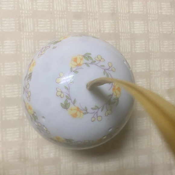 Andre Richard Ball Potpourri Pomander Ornaments - Picture 5 of 16